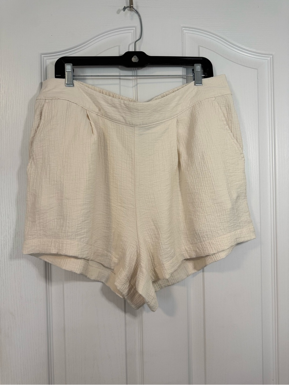 a new day Cream High-Waist Textured Shorts
